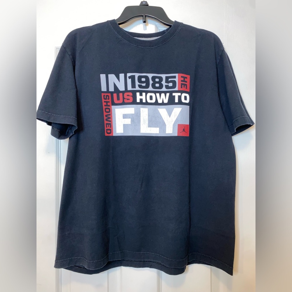 Black, Large, Nike short sleeve shirt.